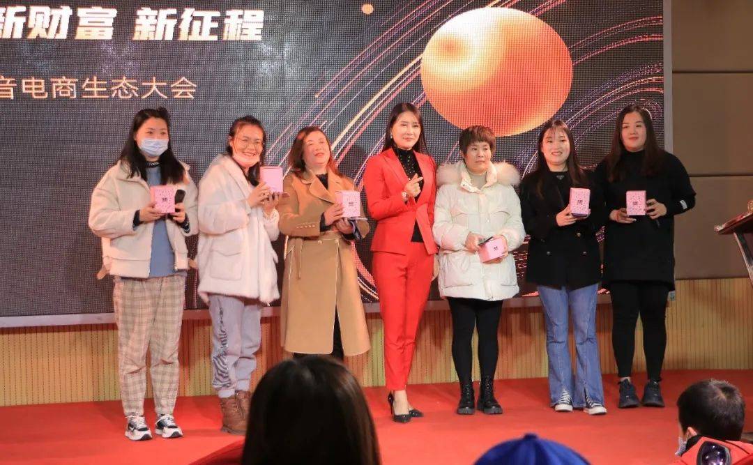 感謝星播，帶來了抖音電商新方法，為臨沂人長期免費教培